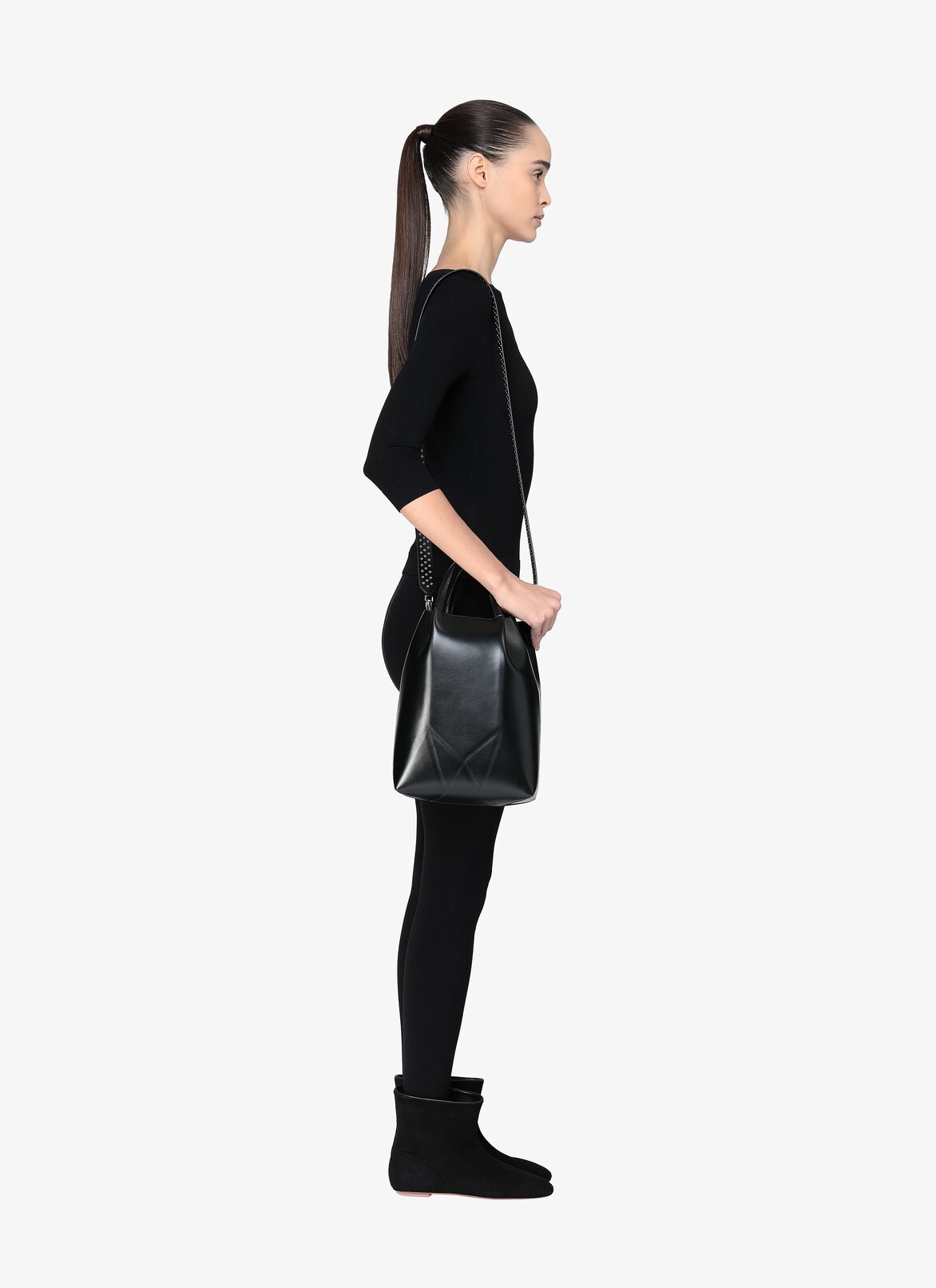 Marguerite 17 Tote Bag ALAÏA BLACK MARGUERITE 17 TOTE BAG